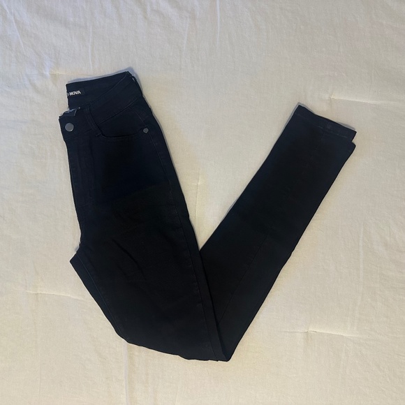 Knee Rip Skinny Jeans - Picture 1 of 3